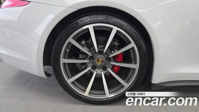 Porsche 911 2015 thumb 5