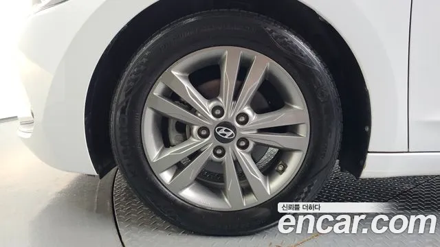 Hyundai Avante 2016 thumb 5
