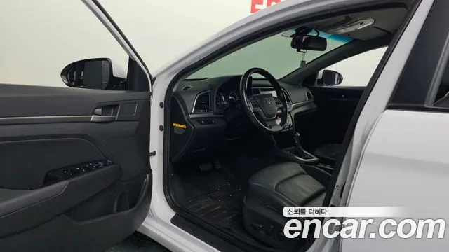 Hyundai Avante 2016 thumb 10