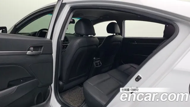 Hyundai Avante 2016 thumb 11