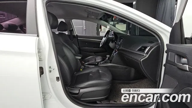 Hyundai Avante 2016 thumb 12