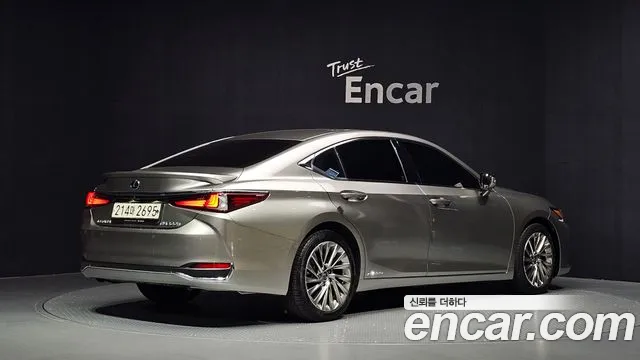 Lexus ES 2022 thumb 2