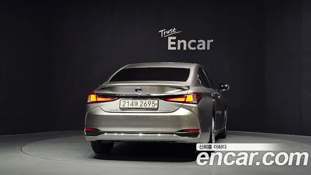 Lexus ES 2022 thumb 4