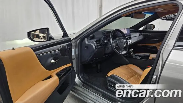 Lexus ES 2022 thumb 10