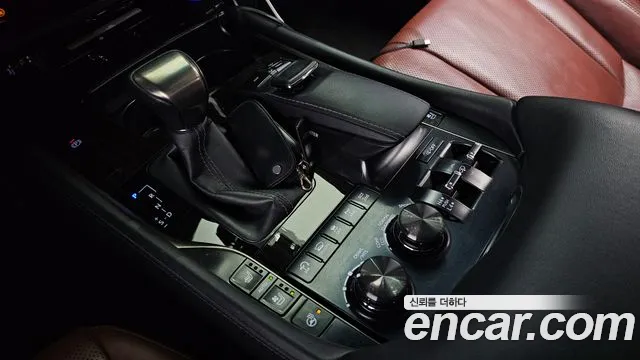 Lexus LX 2019 thumb 9