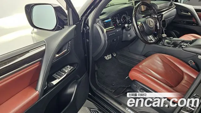 Lexus LX 2019 thumb 10