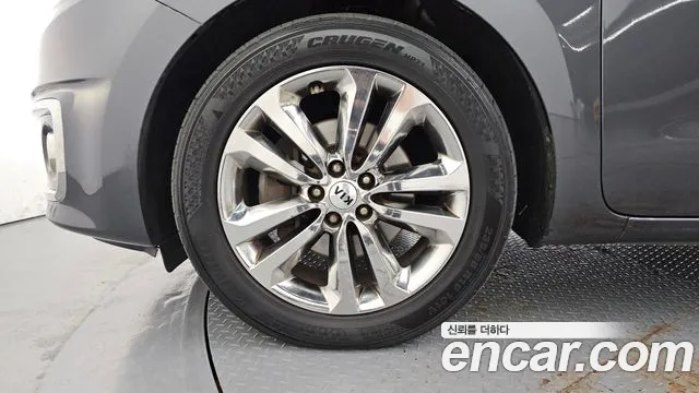 Kia Carnival 2017 thumb 5