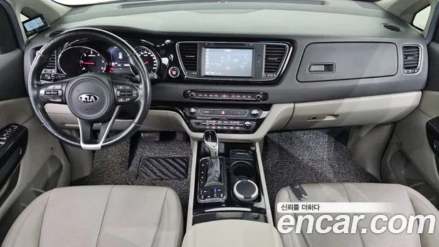 Kia Carnival 2017 thumb 7
