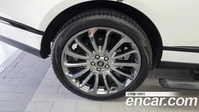 Land Rover Range Rover 2017 thumb 5