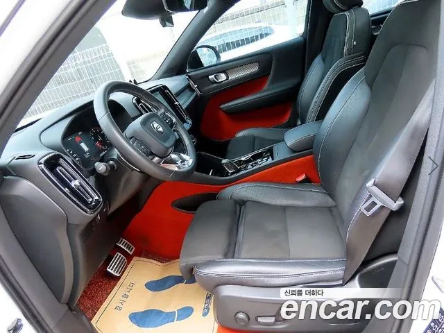 Volvo XC40 2019 thumb 5