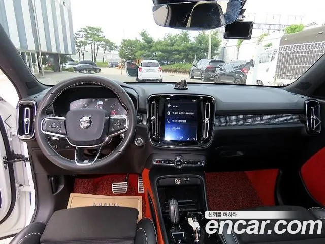 Volvo XC40 2019 thumb 7