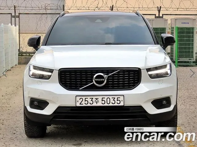 Volvo XC40 2019 thumb 12