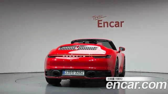 Porsche 911 2024 thumb 3