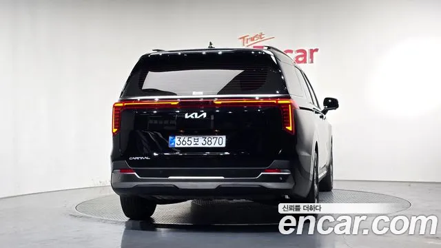 Kia Carnival 2025 thumb 3