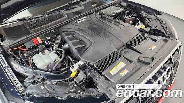 Audi Q7 2021 thumb 6