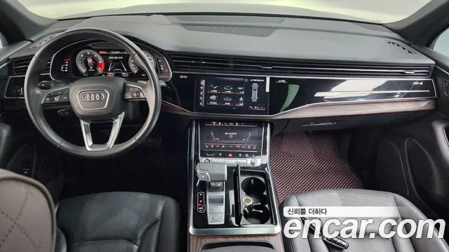 Audi Q7 2021 thumb 7