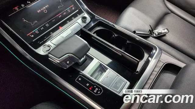 Audi Q7 2021 thumb 9