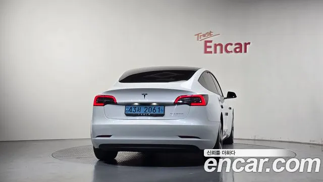 Tesla Model 3 2021 thumb 4