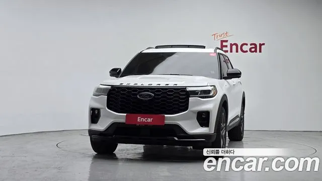 Ford Explorer 2025 thumb 3