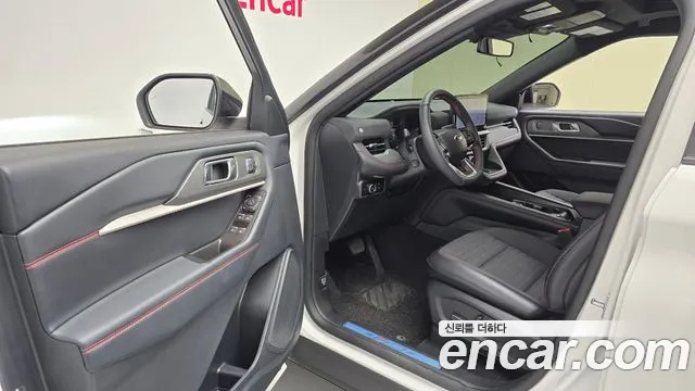 Ford Explorer 2025 thumb 10