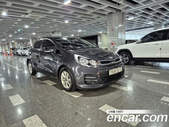 Kia Pride 2015 thumb 2