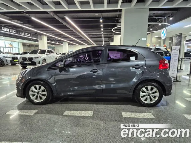 Kia Pride 2015 thumb 4