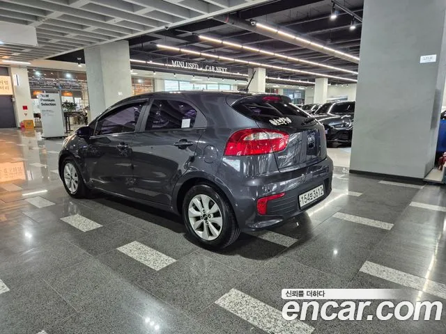 Kia Pride 2015 thumb 5