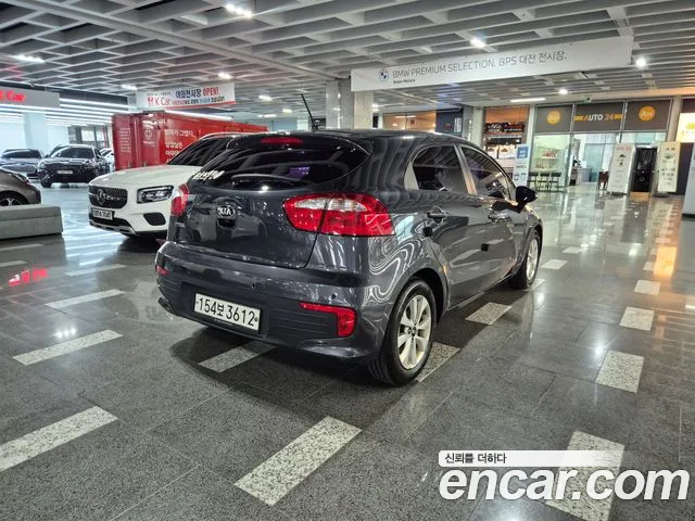 Kia Pride 2015 thumb 6