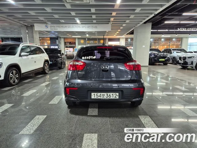 Kia Pride 2015 thumb 7