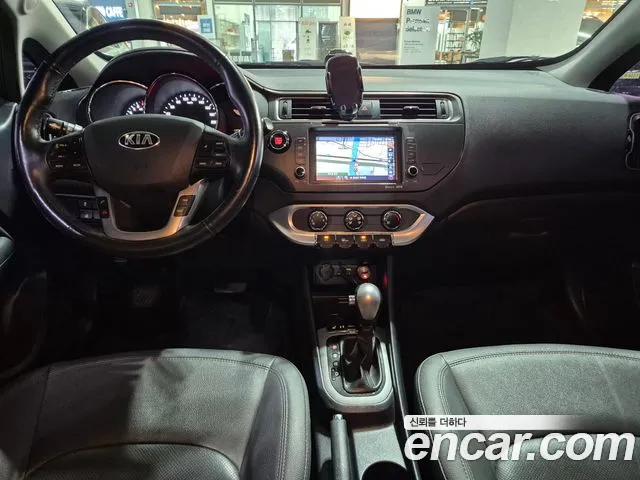 Kia Pride 2015 thumb 9