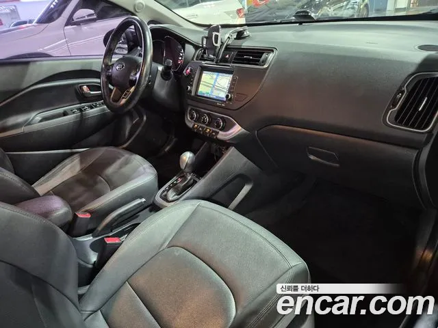 Kia Pride 2015 thumb 10