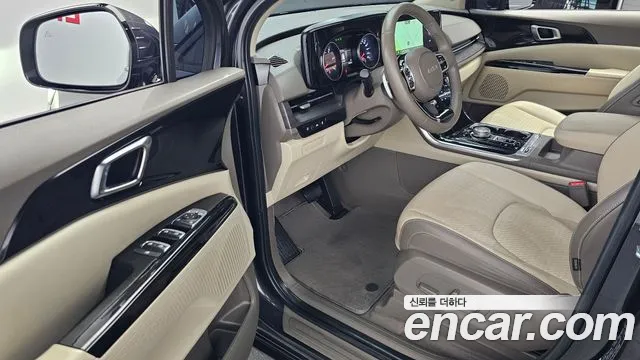 Kia Carnival 2023 thumb 10