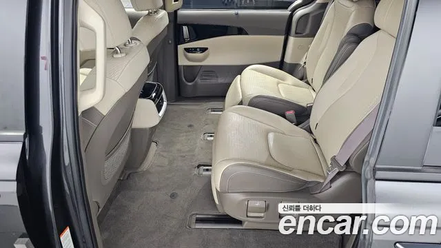 Kia Carnival 2023 thumb 11
