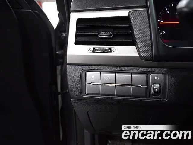 KG_Mobility_Ssangyong Rexton 2018 thumb 8