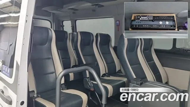 Hyundai Staria 2019 thumb 7