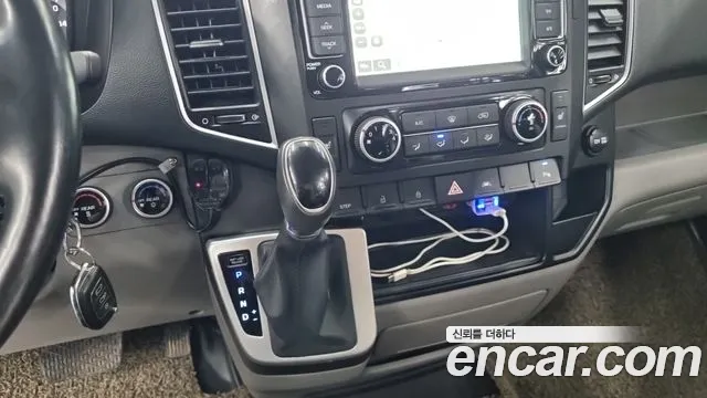 Hyundai Staria 2019 thumb 9