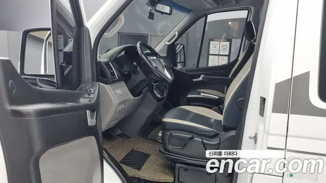 Hyundai Staria 2019 thumb 10