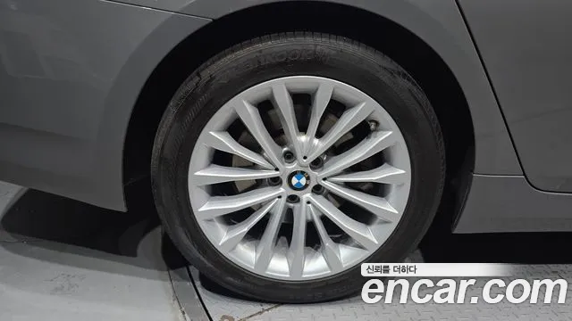 BMW 5-Series 2021 thumb 5