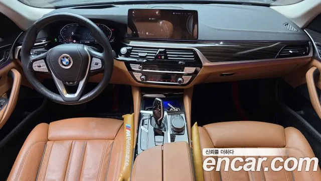 BMW 5-Series 2021 thumb 7