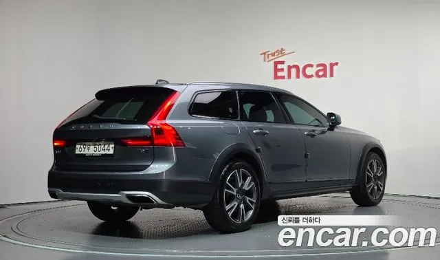 Volvo V90 2018 thumb 2