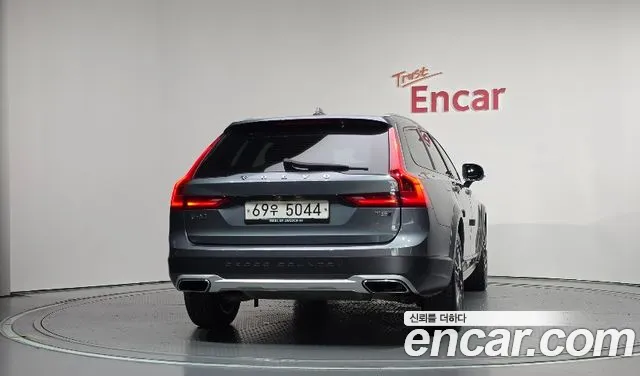 Volvo V90 2018 thumb 4