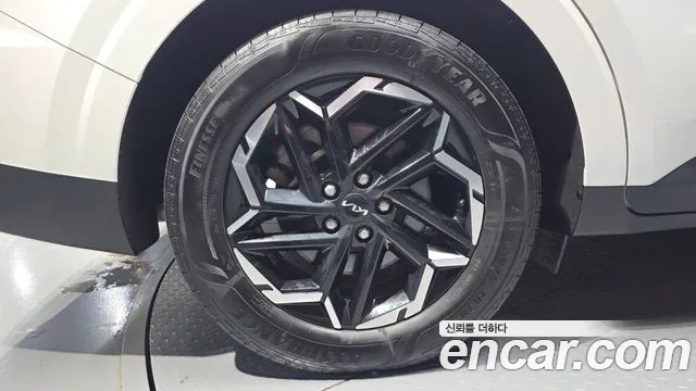 Kia Carnival 2024 thumb 5