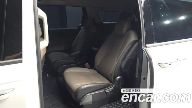 Kia Carnival 2024 thumb 12