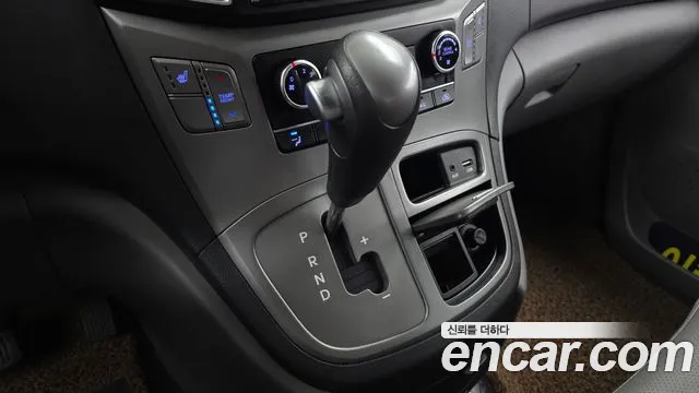 Hyundai Starex 2017 thumb 9