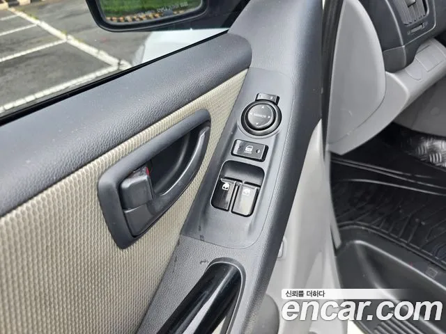 Hyundai Starex 2011 thumb 11