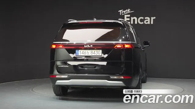 Kia Carnival 2021 thumb 4