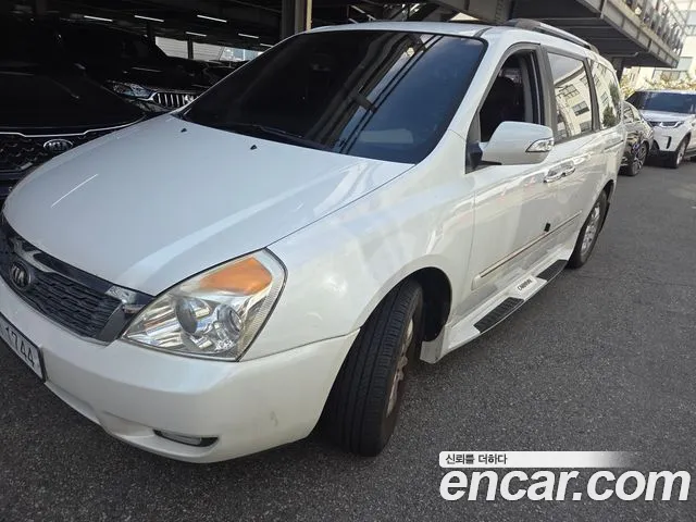 Kia Carnival 2013 thumb 5