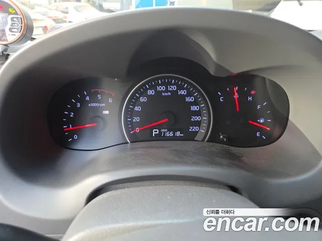 Kia Carnival 2013 thumb 8