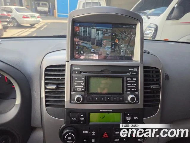 Kia Carnival 2013 thumb 9