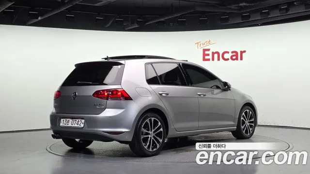 Volkswagen Golf Sportsvan 2016 thumb 2